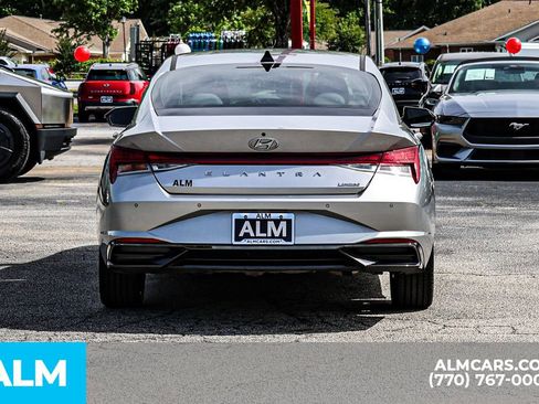 Used 2021 Hyundai Elantra Limited FWD image 12