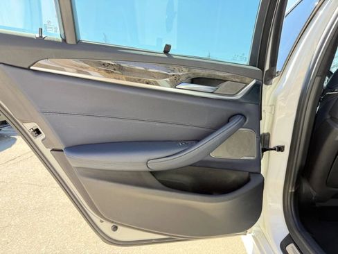 Used 2018 BMW 530e xDrive 530e xDrive iPerformance Sedan image 12