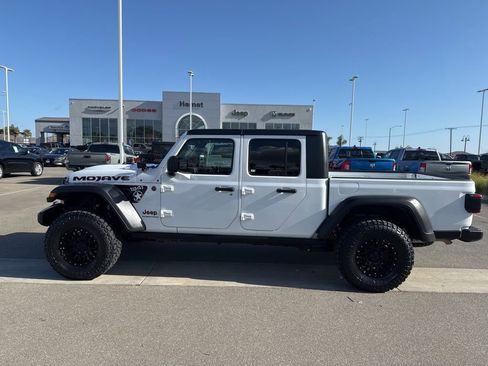 Used 2024 Jeep Gladiator Mojave w/ Convenience Group AWD/4WD image 5