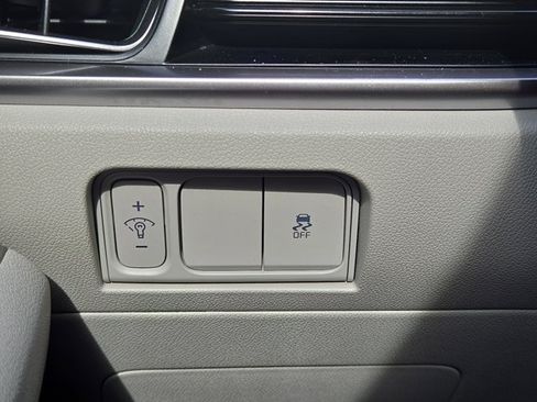 Certified 2025 Kia Sorento S FWD image 53