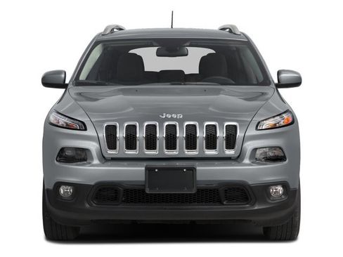 Used 2018 Jeep Cherokee Latitude Plus w/ Comfort/Convenience Group AWD/4WD image 7