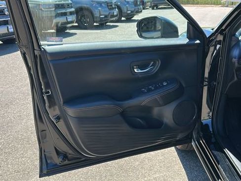Used 2023 Honda HR-V Sport image 9