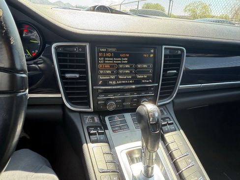 Used 2016 Porsche Panamera S RWD image 19