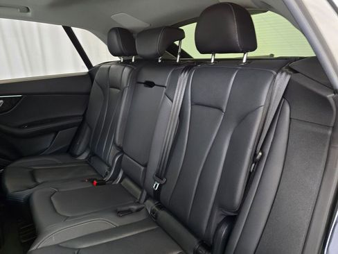 Used 2023 Audi Q8 Prestige image 31