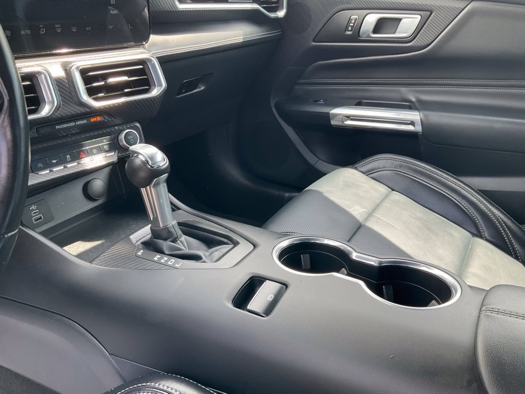 Used 2025 Ford Mustang Premium RWD image 15