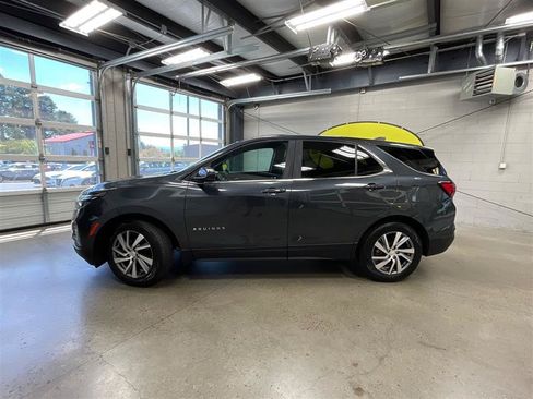Used 2023 Chevrolet Equinox LT FWD image 2