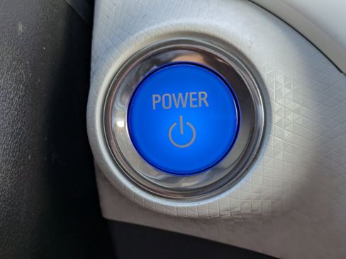 Used 2019 Chevrolet Bolt Premier w/ Infotainment Package image 23