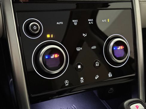 Used 2022 Land Rover Discovery Sport SE image 35