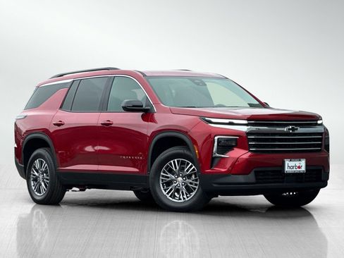 New 2025 Chevrolet Traverse LT w/ Enhanced Driving Package image 2