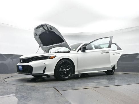 Used 2025 Honda Civic Sport image 39