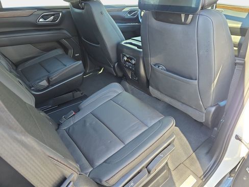 Used 2024 Chevrolet Tahoe High Country AWD/4WD image 11