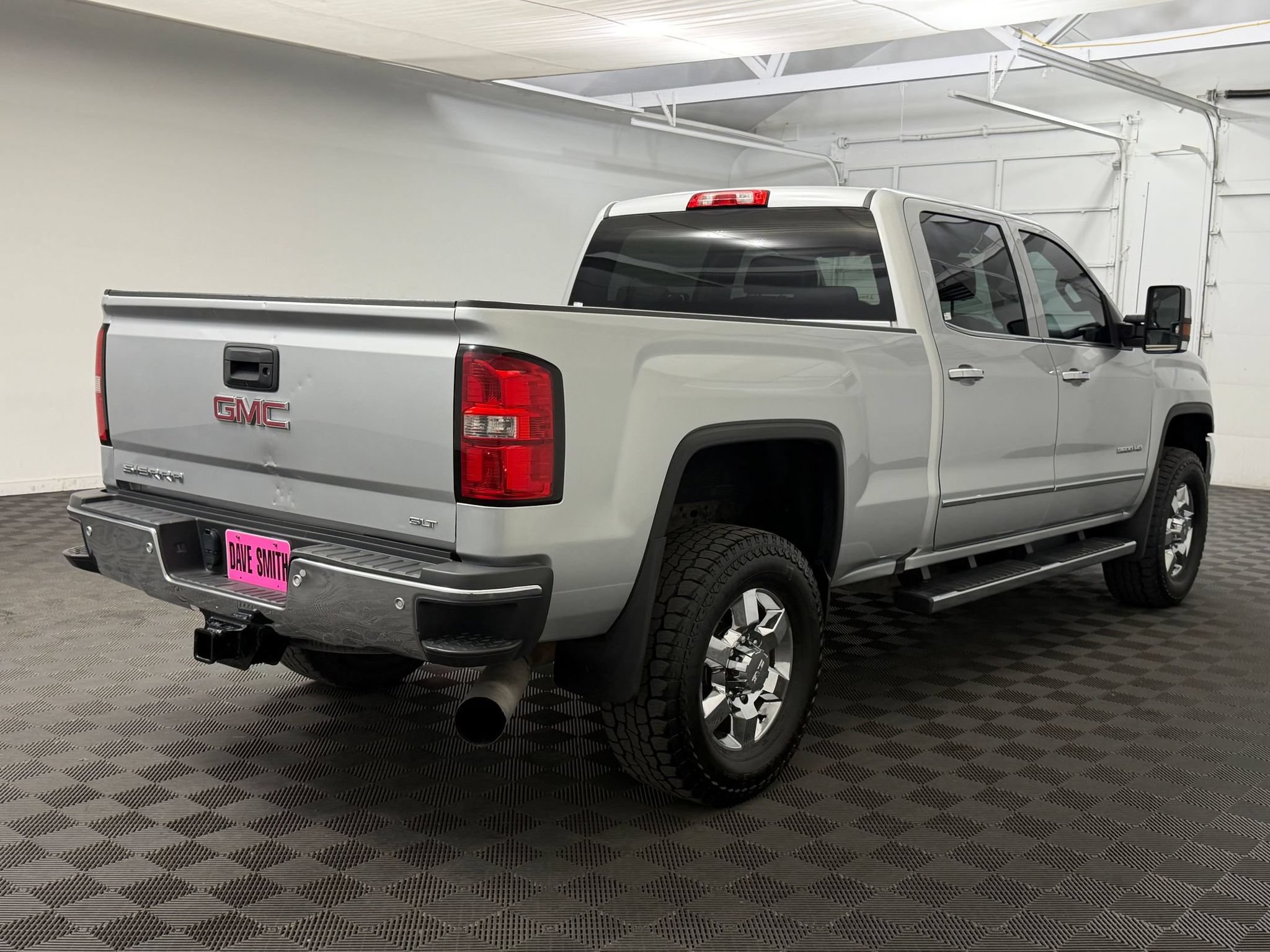 Used 2016 GMC Sierra 2500 SLT w/ Duramax Plus Package AWD/4WD image 9