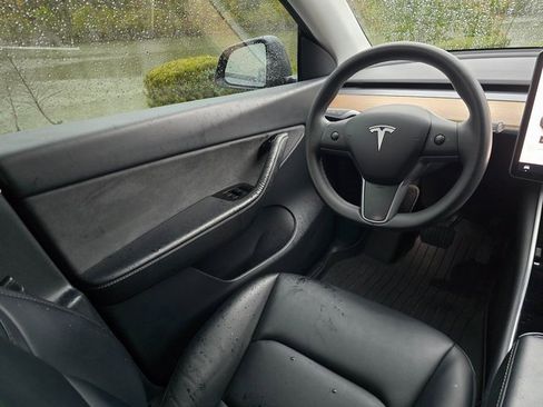 Used 2020 Tesla Model Y Long Range image 24