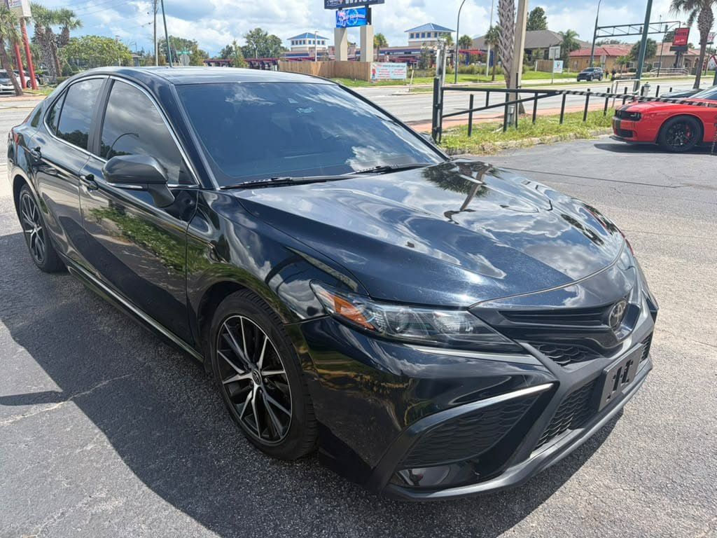 Used 2022 Toyota Camry SE FWD image 12