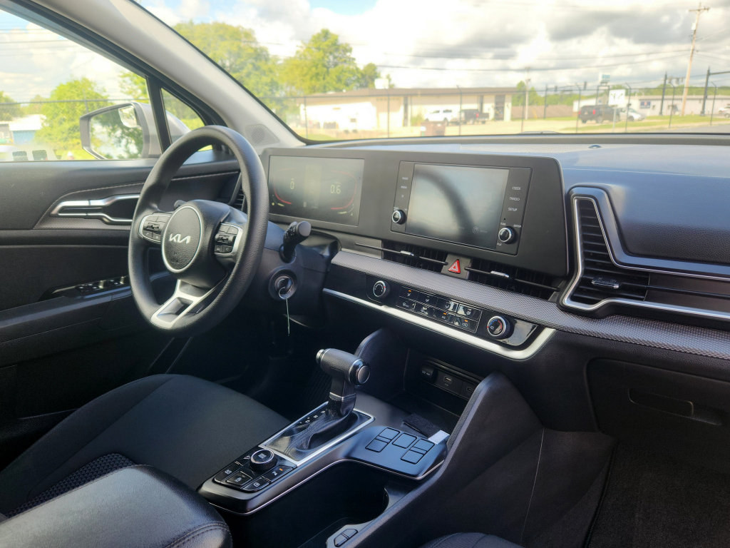 Used 2024 Kia Sportage LX FWD image 31