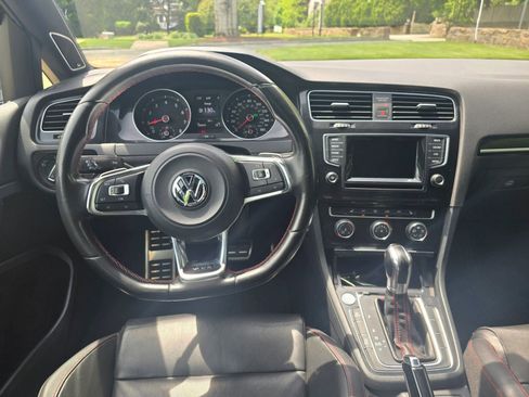 Used 2015 Volkswagen GTI SE FWD image 15