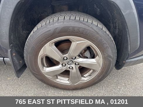 Used 2019 Toyota RAV4 Limited w/ Limited Grade Weather Package AWD/4WD image 35