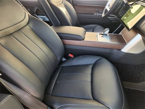 New 2026 Land Rover Range Rover Long Wheelbase SE image 10