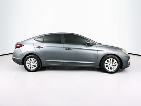 Used 2019 Hyundai Elantra SE image 10