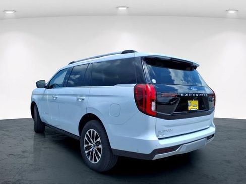 Used 2025 Ford Expedition Platinum AWD/4WD image 14