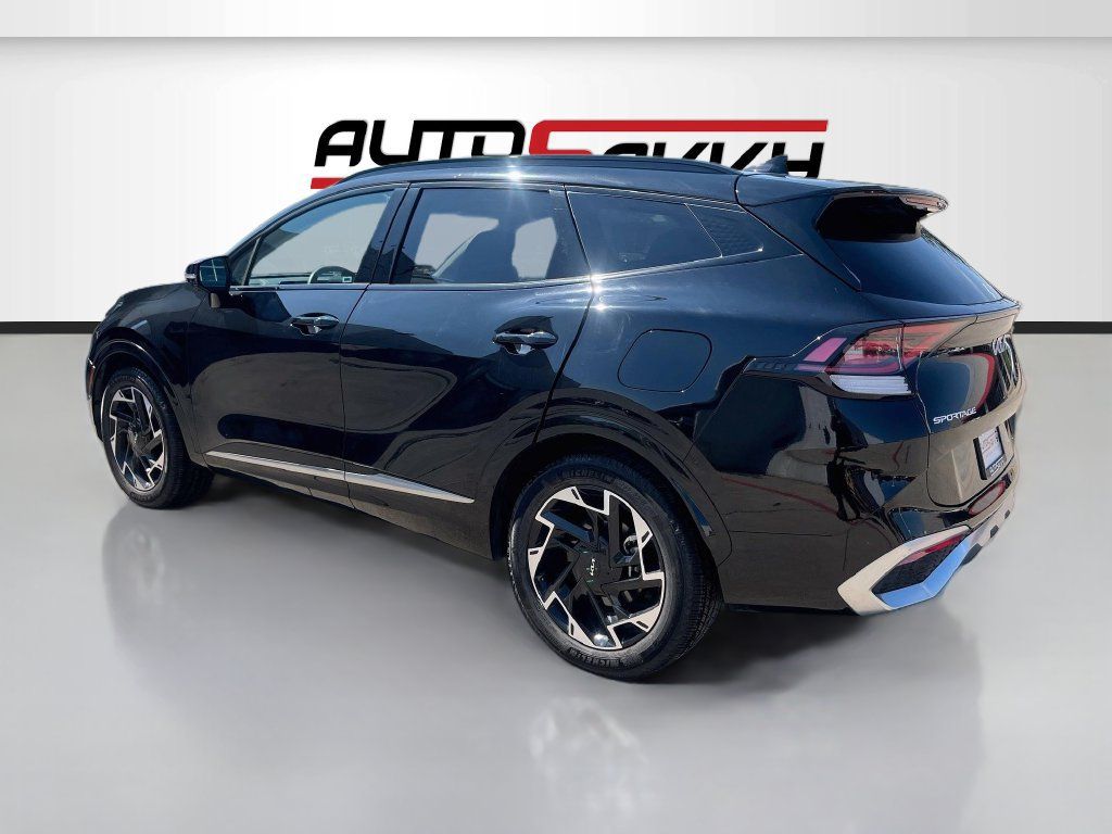 Used 2025 Kia Sportage SX FWD image 5
