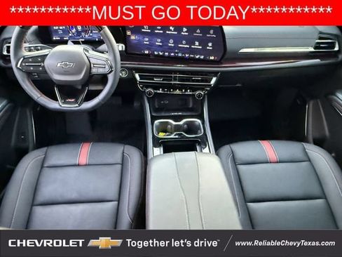 Used 2026 Chevrolet Traverse RS w/ LPO, Floor Liner Package AWD/4WD image 11
