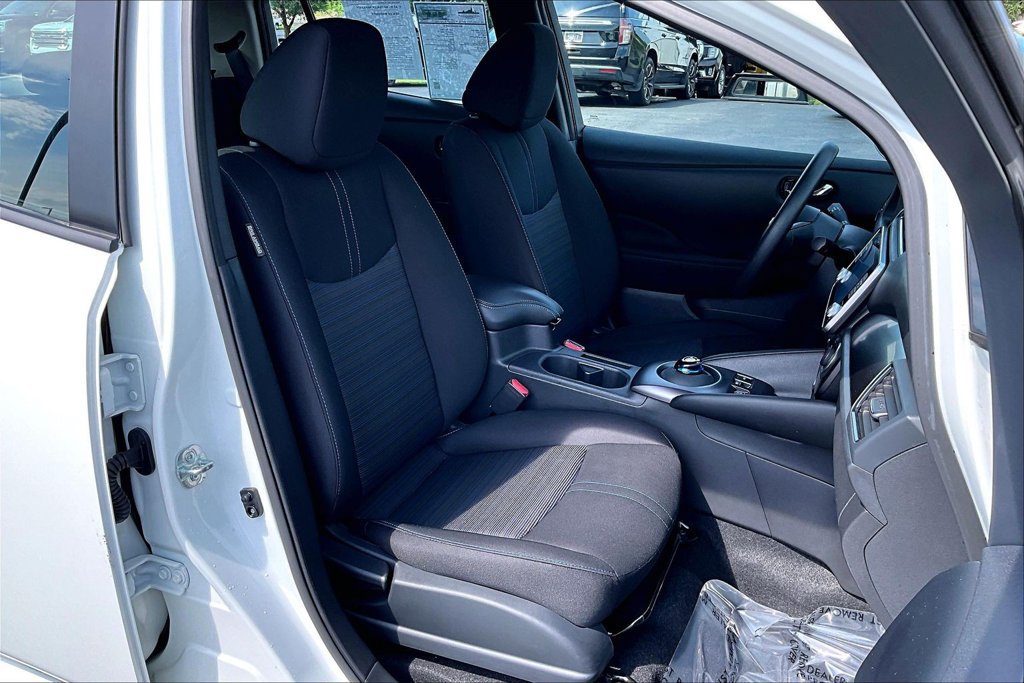 Used 2025 Nissan Leaf S FWD image 30