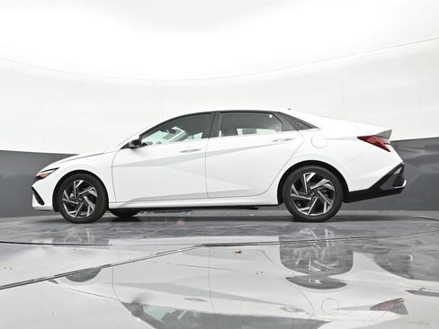 Used 2024 Hyundai Elantra Limited FWD image 22