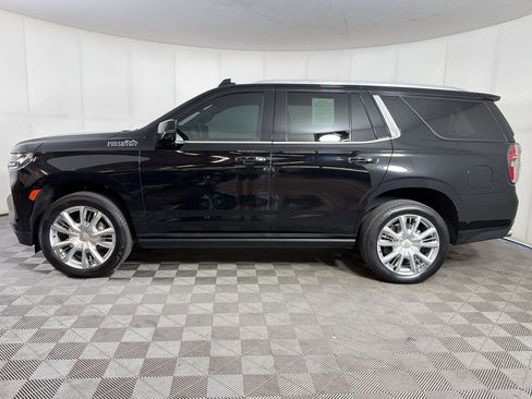 Used 2021 Chevrolet Tahoe High Country w/ Premium Package AWD/4WD image 2