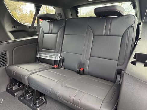 New 2026 Chevrolet Suburban RST image 9