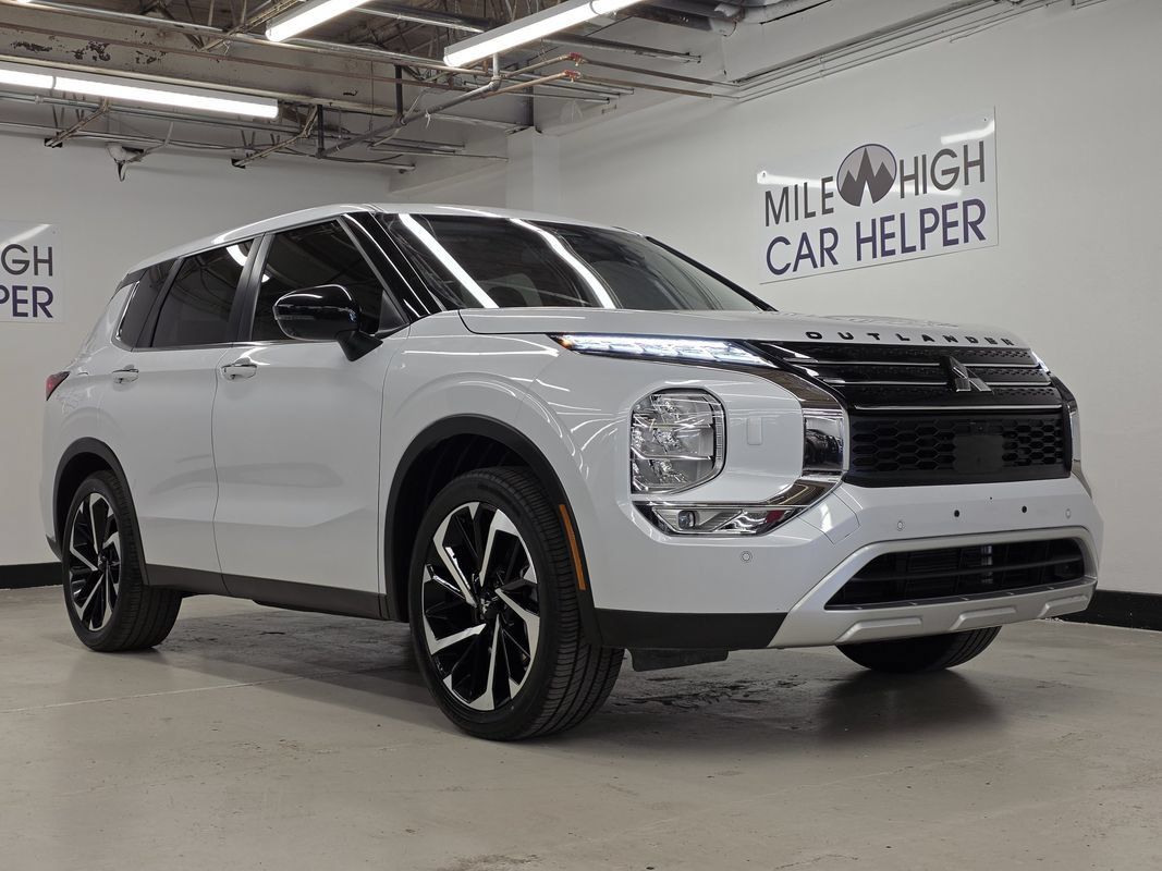Used 2024 Mitsubishi Outlander AWD image 5