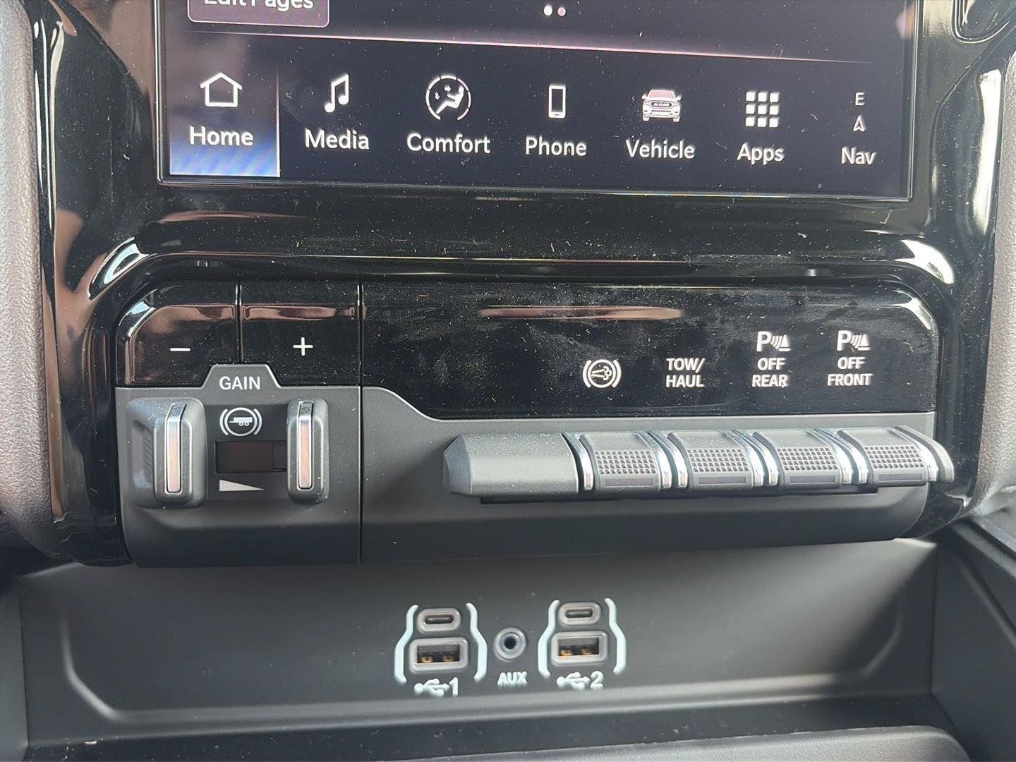 New 2026 RAM 3500 Big Horn AWD/4WD image 27