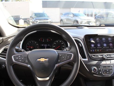 Used 2024 Chevrolet Malibu LT image 19