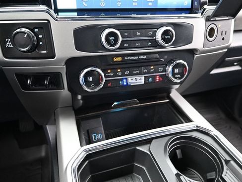 Used 2022 Ford F250 Lariat w/ Black Appearance Package AWD/4WD image 36