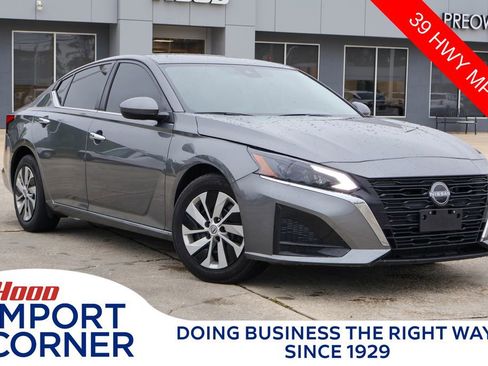 Used 2023 Nissan Altima 2.5 S FWD image 1