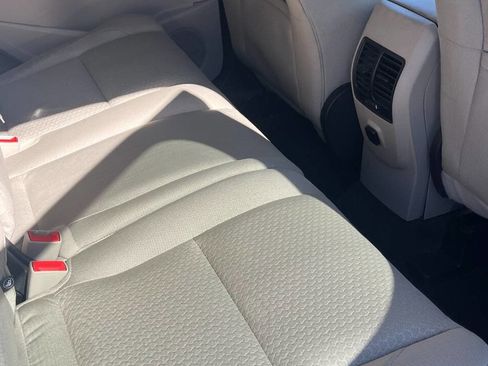 Used 2018 Ford Escape SE w/ SE Sync 3 Package image 9