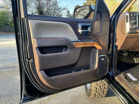 Used 2017 Chevrolet Silverado 1500 LTZ w/ Sport Package image 22