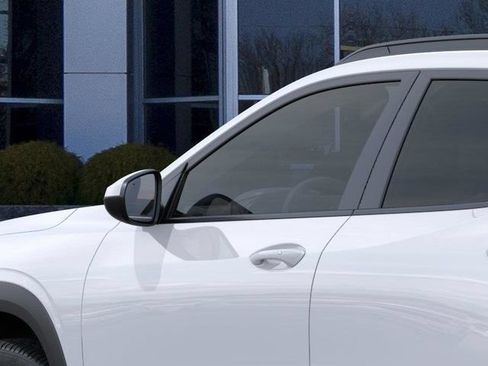 New 2026 Chevrolet Trax LT w/ Sunroof Package FWD image 12