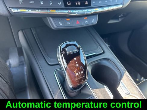 Used 2023 Cadillac XT4 Luxury w/ Cold Weather Package FWD image 15