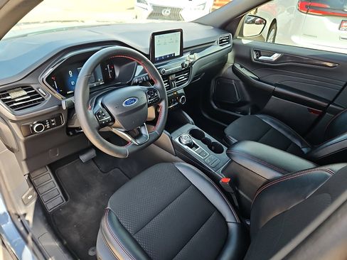 Used 2025 Ford Escape ST-Line image 12
