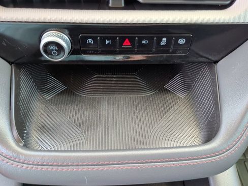 Used 2025 Ford Explorer Active RWD image 28