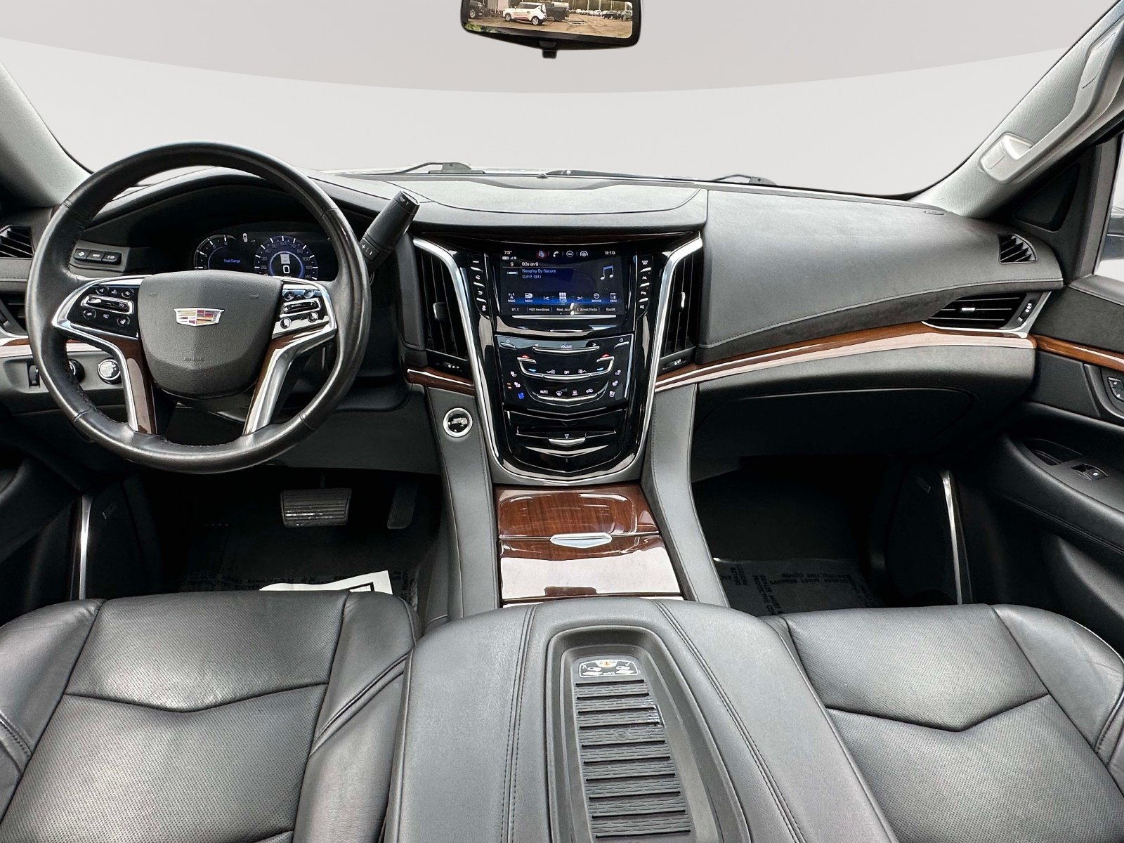 Used 2020 Cadillac Escalade Premium Luxury AWD/4WD image 7