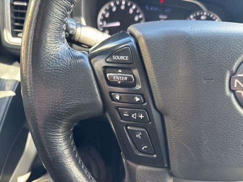 Used 2022 Nissan Frontier SV image 14