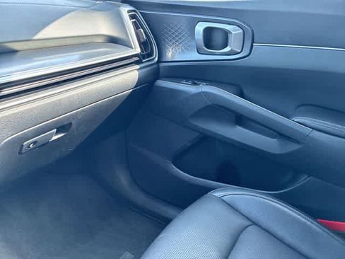 Used 2024 Kia Sorento S FWD image 31