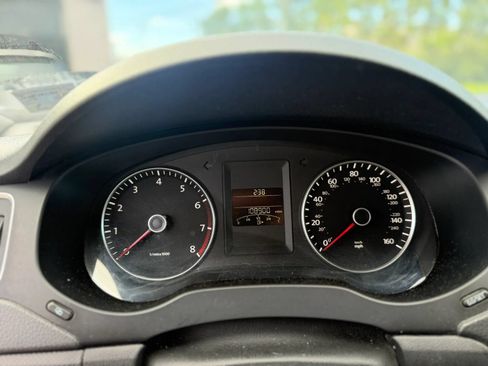 Used 2012 Volkswagen Jetta SE FWD image 9