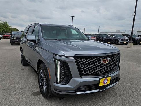 Used 2026 Cadillac Escalade Platinum Sport w/ LPO, Floor Liner Package AWD/4WD image 7
