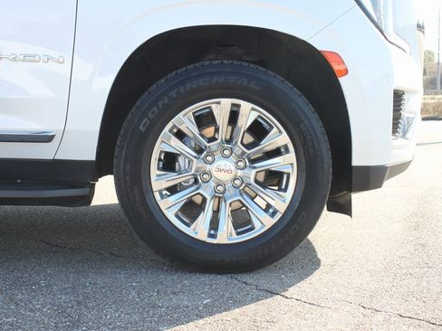 Used 2021 GMC Yukon XL SLT image 4