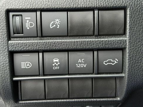Used 2024 Toyota Tacoma Limited w/ Limited Package (LT) AWD/4WD image 28