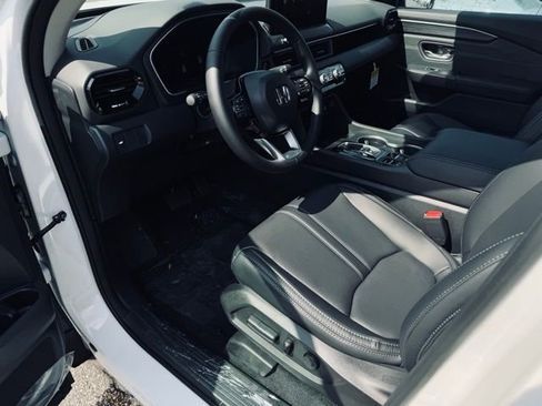 New 2026 Honda Pilot Touring image 19