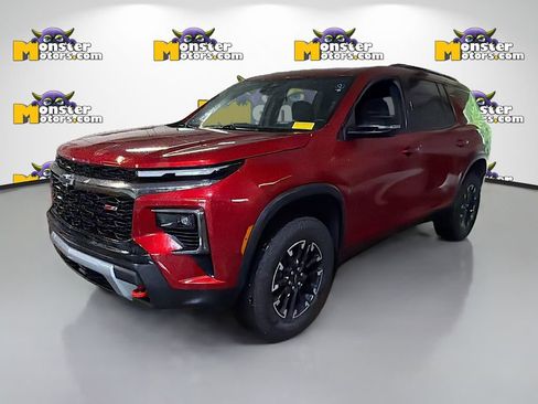 Used 2024 Chevrolet Traverse Z71 w/ LPO, Floor Liner Package AWD/4WD image 1